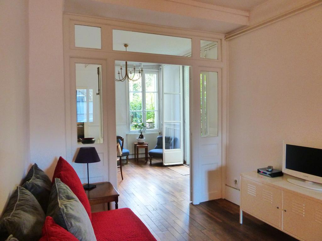 Les Carres Apartment Versailles